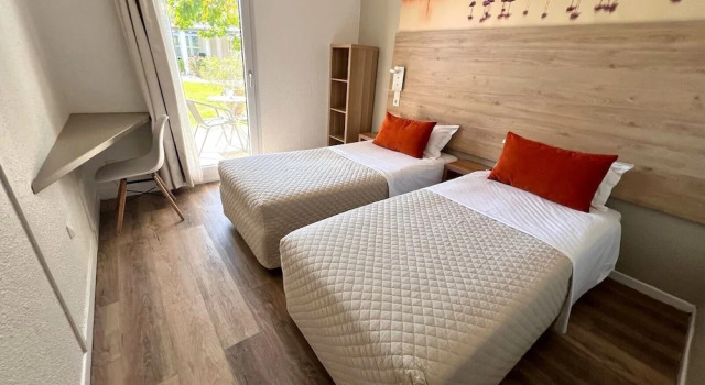 Двухместный номер Comfort с балконом Hôtel le Mas des Ponts dArles