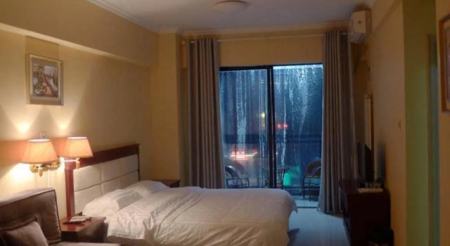 Slow Time Holiday Hotel