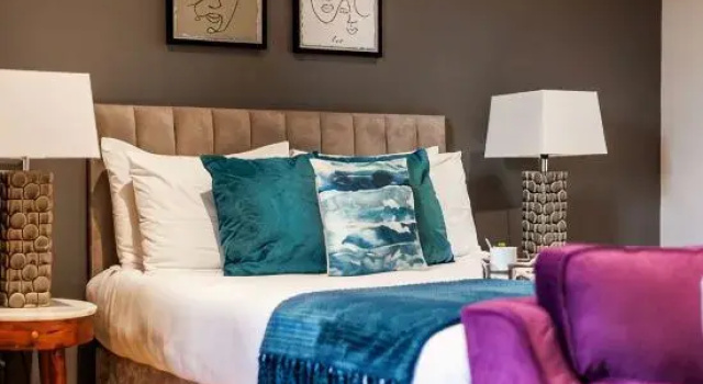Elegant Seaside Studio Apt w/ Free Gym & Parking, Забронировать Отель Отели Англии 3 звезды, 3*
