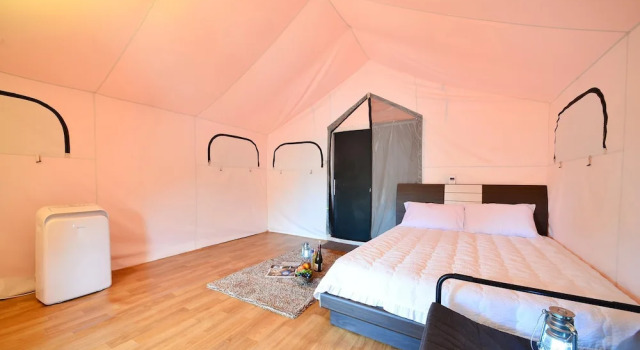 Тент c 1 комнатой с балконом Gwangneung Haeoreum Camping&glamping