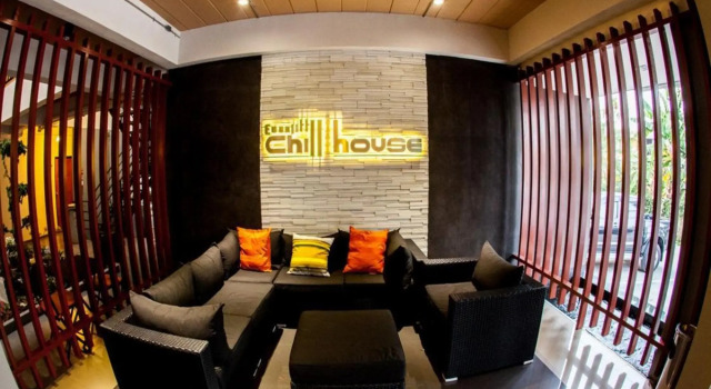 Euanjitt Chill House, Varaa Hotelli Hotellit North-Eastern Thailand pysäköinnillä, Pysäköinti
