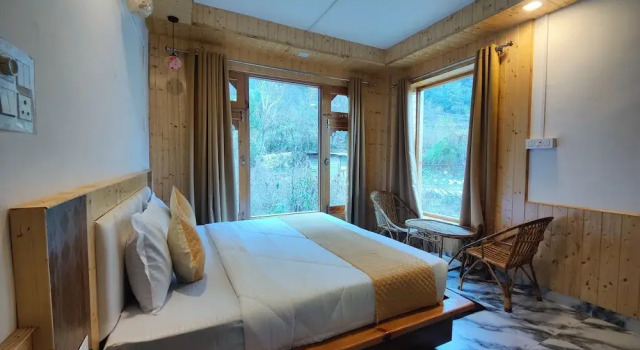 Номер Deluxe Tirthan Stone Age inn