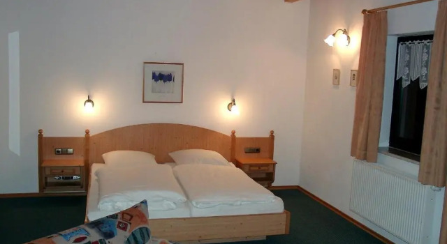 Landhotel Steigerwaldhaus, Rezervați Hotel Hoteluri în Schluesselfeld cu mic dejun, Mic dejun