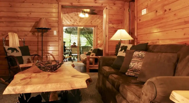 Коттедж с 3 комнатами с видом на озеро Yogi Bears Jellystone Park Camp-Resort Wisconsin Dells