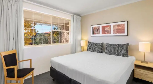 Апартаменты с 2 комнатами с балконом Adina Serviced Apartments Canberra Kingston