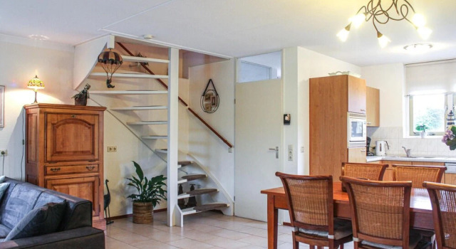 4 Bedroom Gorgeous Home In Wemeldinge, Book Hotel Wemeldinge 