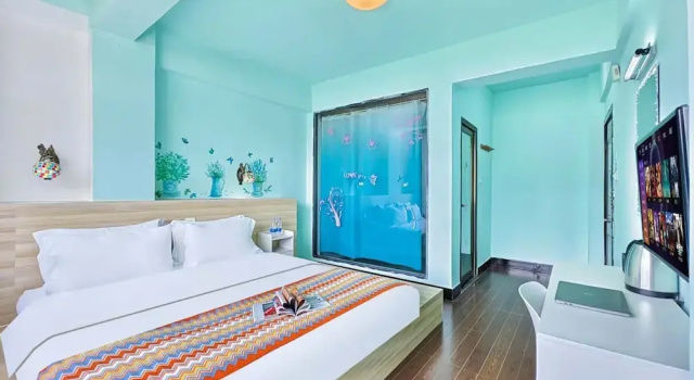 Двухместный номер Economy с видом на горы Yangshuo Singing River Climbers House 阳朔八月客栈 原江缘攀岩客栈