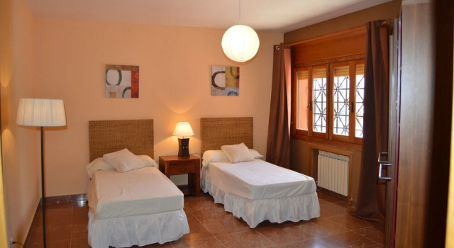 Holiday villa with 5 BR + guest apartment, swimming pool, Casino, Puerto Banus