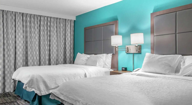 Standard Vierer Zimmer Hampton Inn Adel