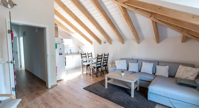Апартаменты Ferienwohnung Bad Camberg - Apartment "Goldener Grund"
