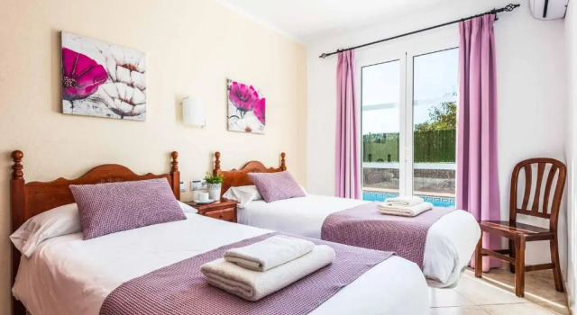 Villa Elena, Varaa Villa Mökit kohteessa Ciutadella, Mökki