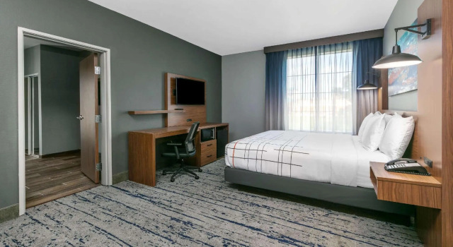 Двухместный люкс Deluxe c 1 комнатой La Quinta Inn & Suites by Wyndham Jacksonville TX