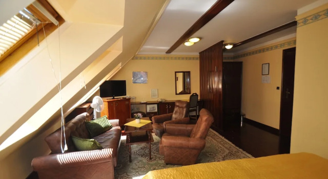 GARNI - Barbakan Hotel