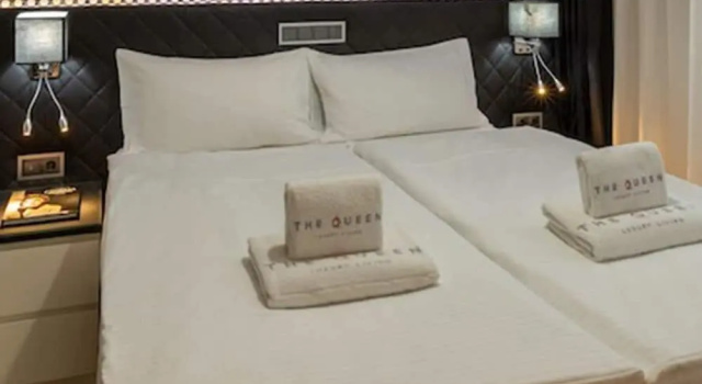 Апартаменты The Queen Luxury Apartments - Villa Medici