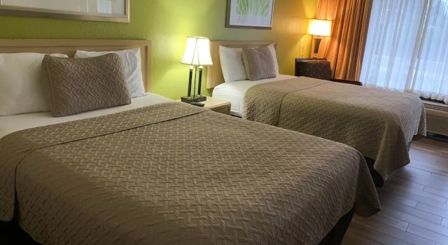 Четырёхместный номер Standard RW Hotel