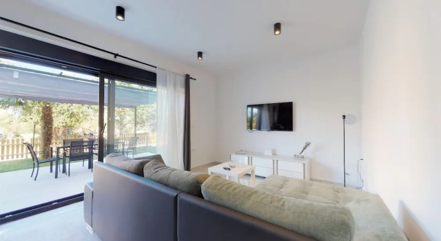 2 Bed House - Sleeps 4 - Hottub - Garden - Parking, Reserva ahora Hotel Hoteles y alojamientos en Drenje, Hotel