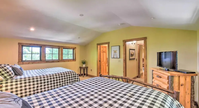 Luxe Lodge Near Smoky Mountains: Views & Hot Tub!, Забронировать Дом для отпуска Мегги-Вэлли Аппалачи