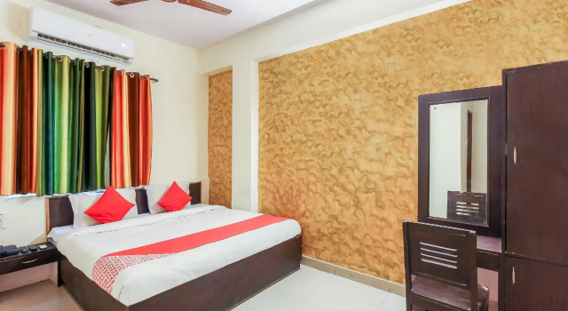 OYO 22681 R Inn, Book Hotel Hyderabad 