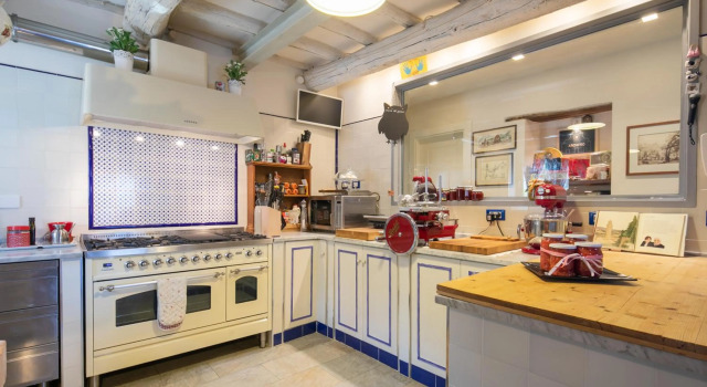 Villa Collesole by Mmega, Book Villa Cottages in Valdarno, Cottage