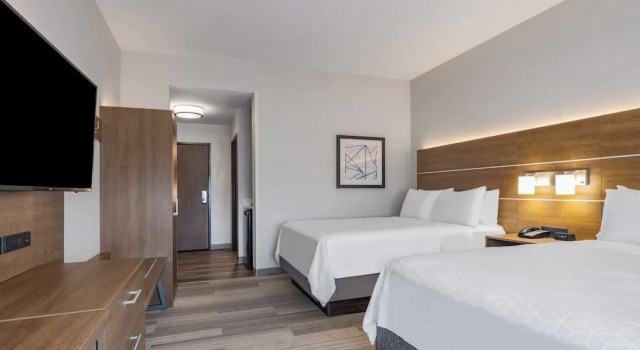 Четырёхместный люкс Holiday Inn Express & Suites - Ruskin by IHG