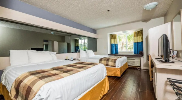 Номер Deluxe Microtel Inn & Suites by Wyndham Palm Coast I-95