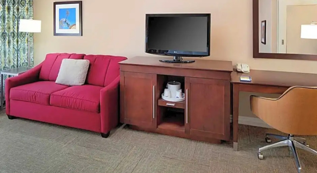 Четырёхместный люкс Hampton Inn & Suites Denton