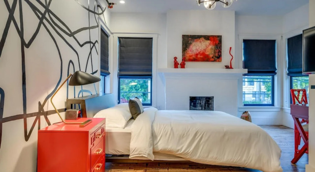 7 Private Suites Sleeps 25 Walkable to DT!, Забронировать Дом для отпуска Виллы Остина, рядом с Old Bakery and Emporium, Вилла