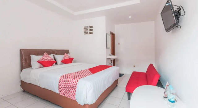 Номер Deluxe OYO 947 Angel Home Stay Syariah Near Atrium Pondok Gede, Museum Monumen Pancasila, Taman Mini
