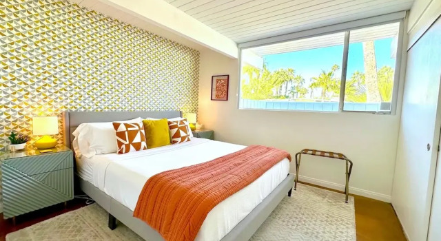Serenity in Sunmor, Забронировать Отель Отели Палм-Спрингса 3 звезды, рядом с Palm Springs Swim Center, 3*