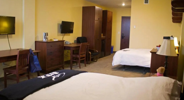 Четырёхместный номер Standard StFX University Summer Hotel