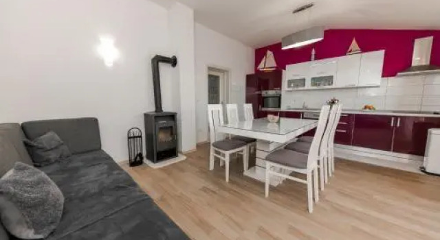 Apartments Kapelica, Забронировать Апартаменты/квартира Апартаменты Трогир, рядом с Church of St. Dominic, Апартаменты/квартира