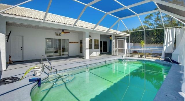 Sun & Sand in Palm Coast! Home w/ Private Pool, Забронировать Дом для отпуска Коттеджи Палм-Кост, Коттедж