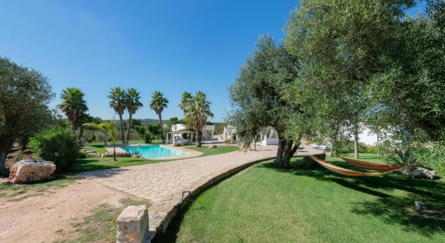 HelloApulia Trulli Oleandro, Rezervați Hotel Hoteluri în Valle d'Itria cu piscină, Piscină