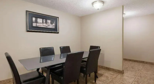 Апартаменты Standard Super 8 by Wyndham Fort McMurray