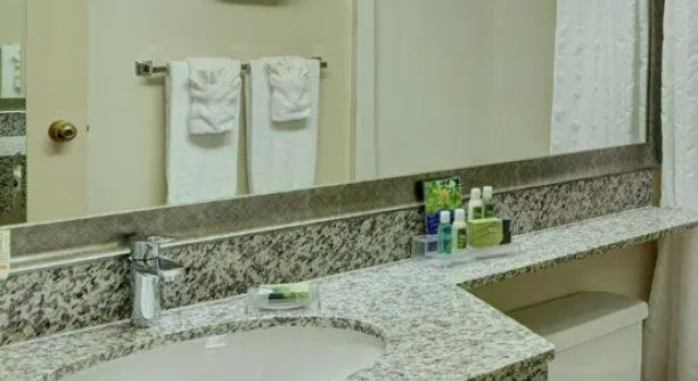 Люкс Thompsons Best Value Inn & Suites