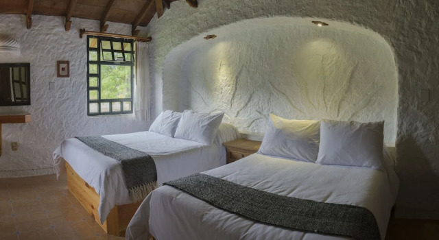 Четырёхместный семейный люкс Hotel Bosques del Sol Suites