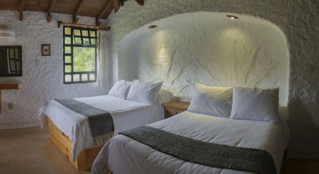 Четырёхместный семейный люкс Hotel Bosques del Sol Suites