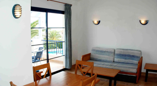 Bimbolla Apartaments, Rezerwuj Hotel Hotele w Minorka z parkingiem, Parking