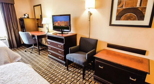 Четырёхместный номер Standard Hampton Inn & Suites Pine Bluff