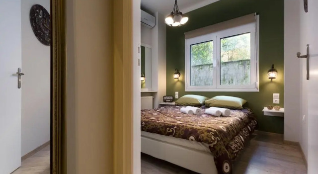 Vintage Apartment in the heart of Plaka, Забронировать Апартаменты/квартира Афины Острова Саронического залива - Аттика, рядом с Акрополь