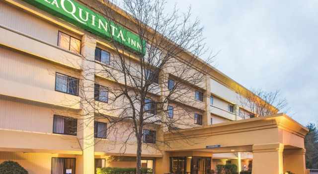 Номер Standard La Quinta by Wyndham Hartford Bradley Airport