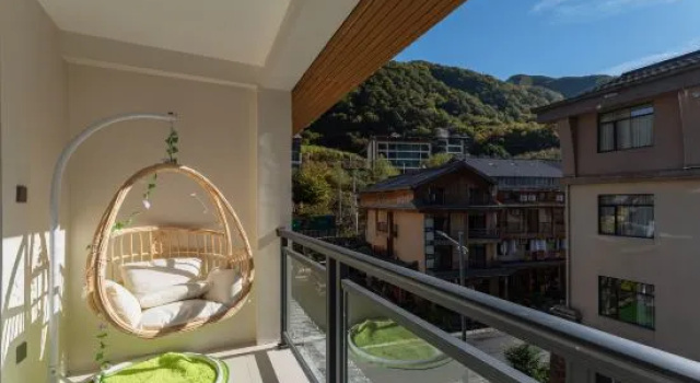 Двухместный семейный люкс Shanyuya·Audio-Visual Homestay (Shennongjia Da Jiuhu Transfer Center Pingqian Ancient Town Branch)