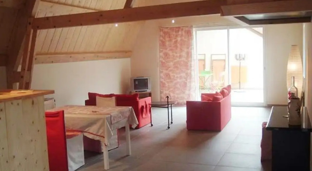 Коттедж Deluxe с 2 комнатами Lovely House With Grass Garden, Shared Swimmingpool, Next to the River Ardeche