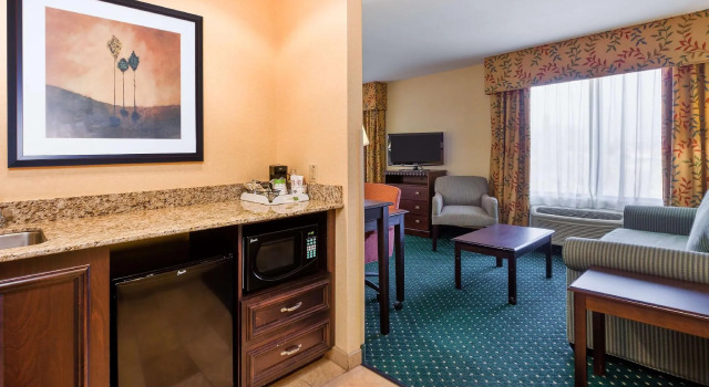 Двухместный люкс Hampton Inn & Suites Chino Hills