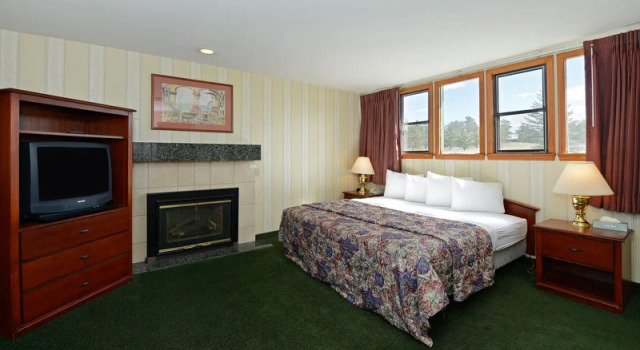 Americas Best Value Inn and Suites Estes Park, Забронировать Отель Отели Эстес-Парк с парковкой, рядом с Lake Estes, Парковка