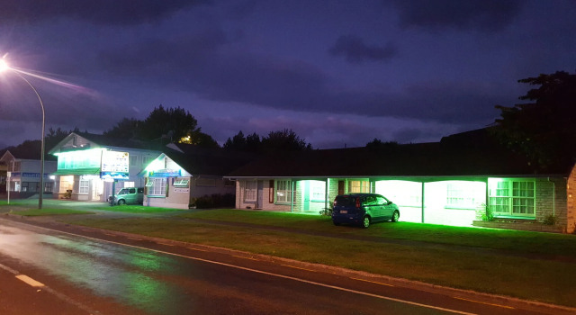 Kowhai Motel Rotorua, Забронировать Мотель Мотели Озера Роторуа, Мотель