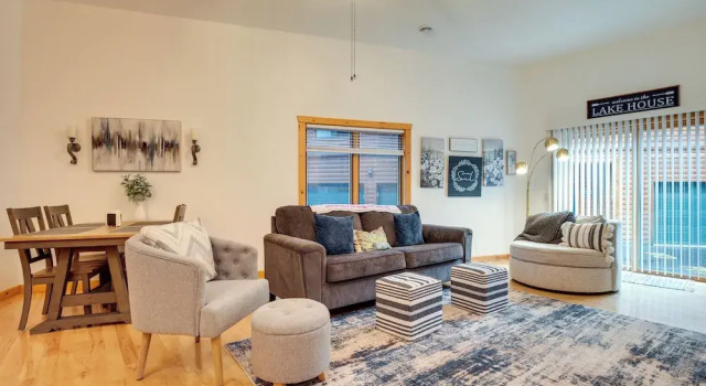 Lake Minocqua Condo w/ Shared Fire Pit!, Book Hotel 4-stjernede hoteller i Minocqua, 4*