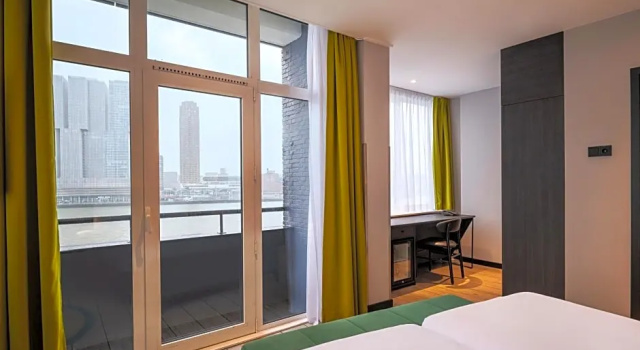 Двухместный номер Superior с балконом Thon Hotel Rotterdam City Centre