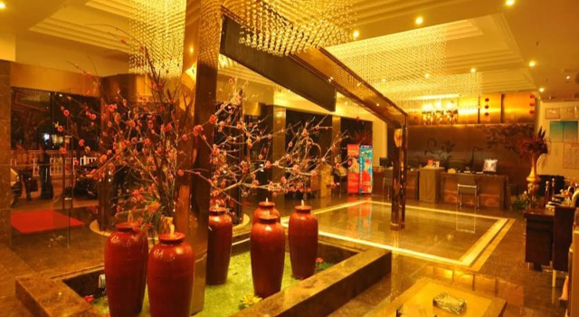Yiwu Huang Xuan Hotel, Book Hotel Hoteller i Yiwu med pool, Swimmingpool