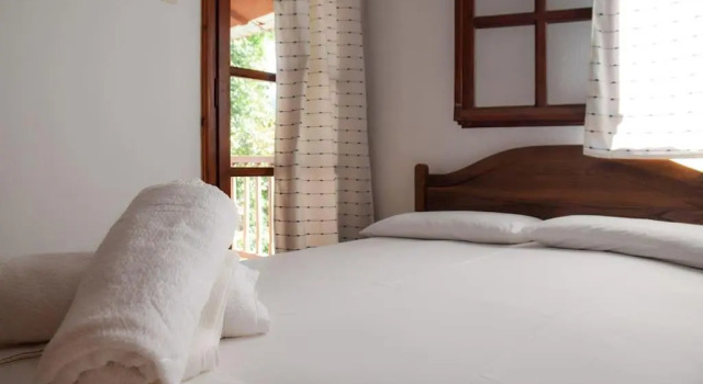 Apartment in a summer house with sea view, Book Apartment Chorefto 